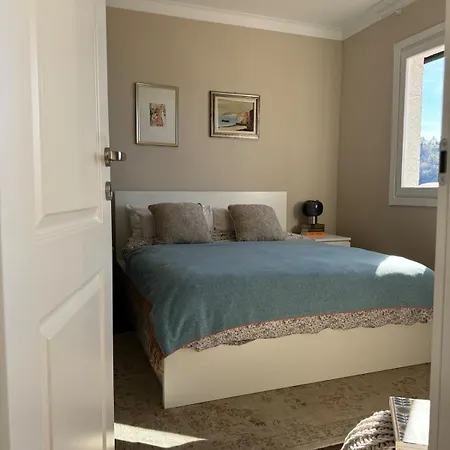 Artsy Italian Retreat With Stunning Views! Appartement Agra