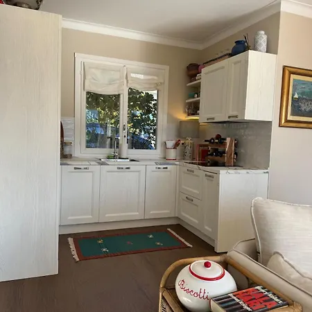 Artsy Italian Retreat With Stunning Views! *