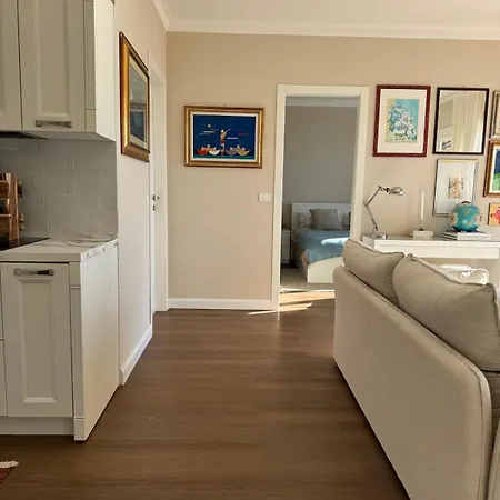 Artsy Italian Retreat With Stunning Views!