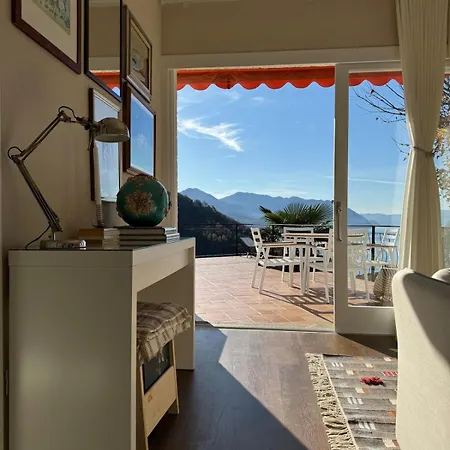 Artsy Italian Retreat With Stunning Views! Appartement *