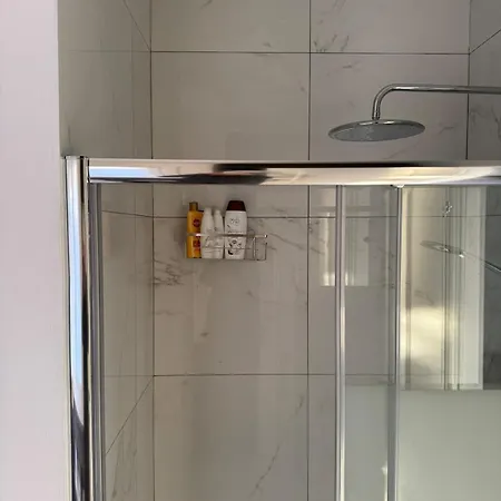 Artsy Italian Retreat With Stunning Views! Agra