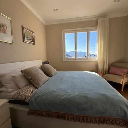 Artsy Italian Retreat With Stunning Views! Appartement