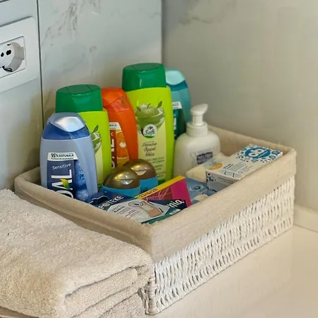 Artsy Italian Retreat With Stunning Views! Agra