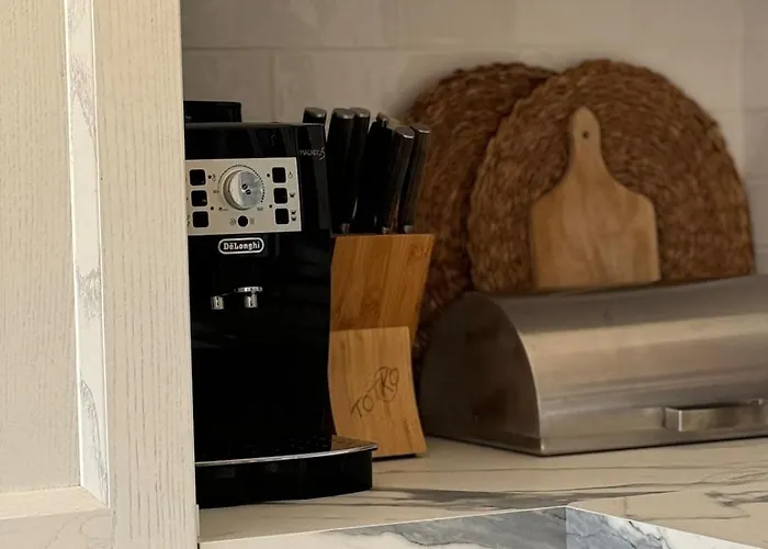 아파트 Artsy Italian Retreat With Stunning Views! *