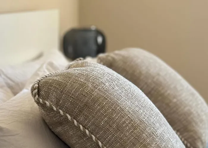 Artsy Italian Retreat With Stunning Views! 아파트 *