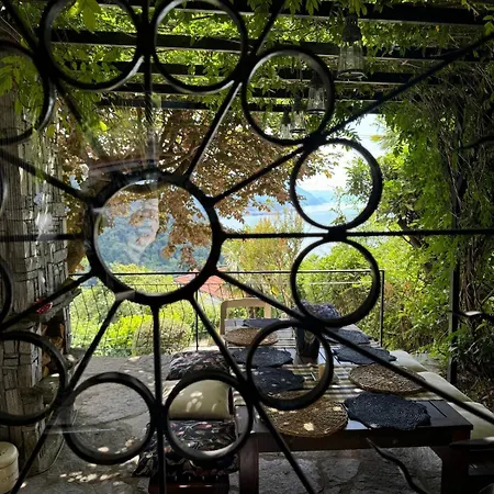 Apartament Artsy Italian Retreat With Stunning Views! *