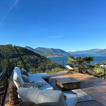 Apartman Artsy Italian Retreat With Stunning Views! *