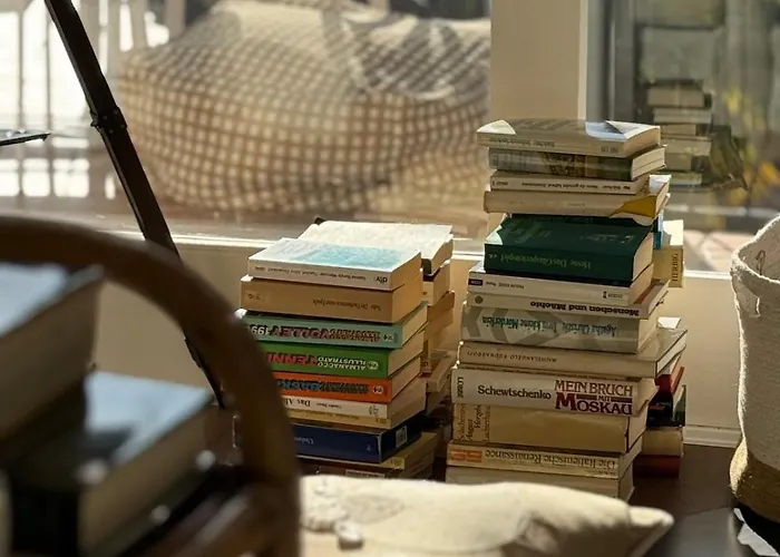 Artsy Italian Retreat With Stunning Views! Apartament