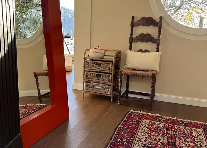 Artsy Italian Retreat With Stunning Views! *