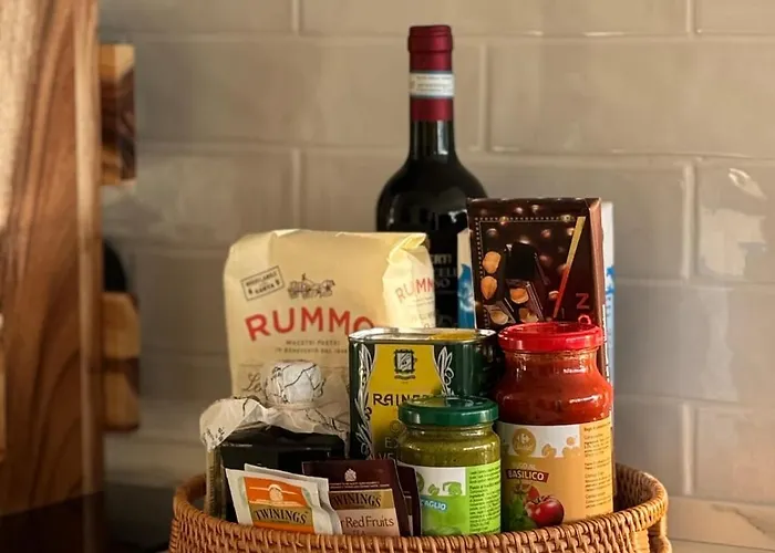 Apartament Artsy Italian Retreat With Stunning Views! Agra