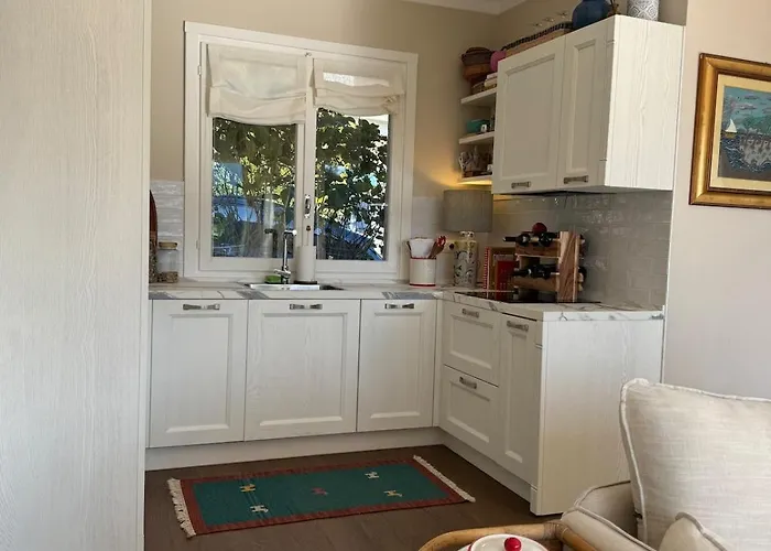 Artsy Italian Retreat With Stunning Views! *