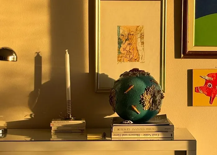 Artsy Italian Retreat With Stunning Views! Agra