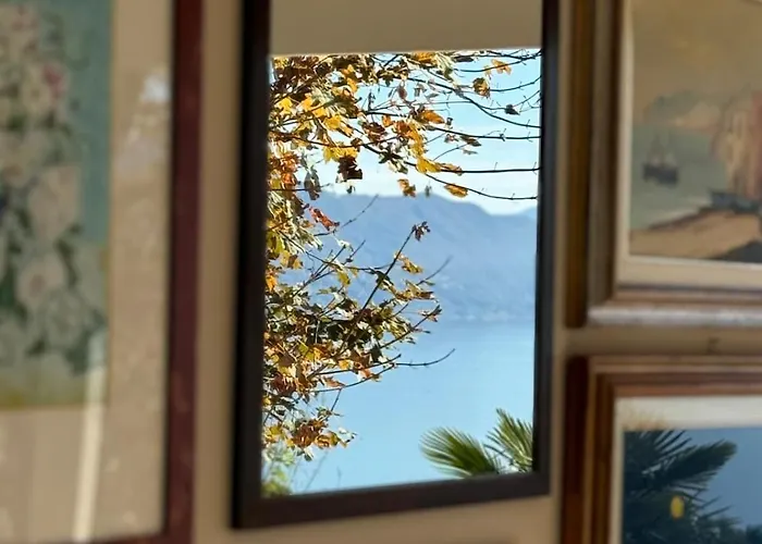 Artsy Italian Retreat With Stunning Views! Apartament Agra