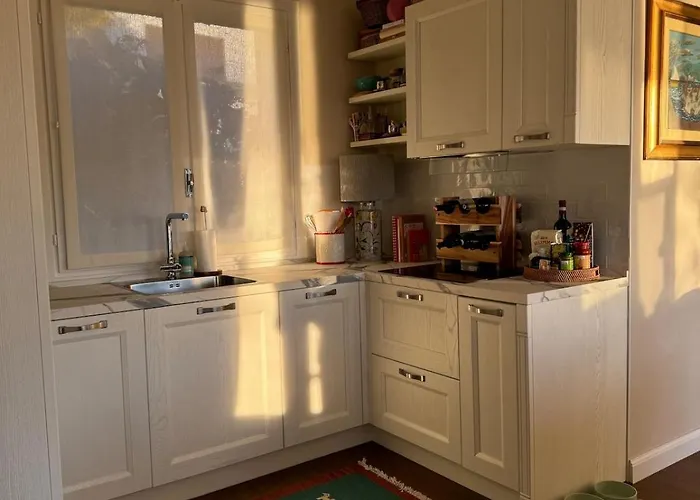 Artsy Italian Retreat With Stunning Views! Agra